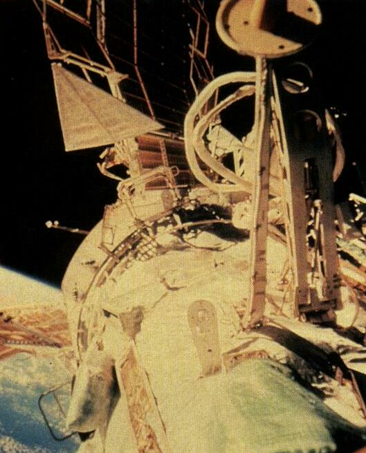 Soviet cosmonauts from the Board of the orbital station "Salyut - 7" reported that seven angels hung at the Windows of their ship.